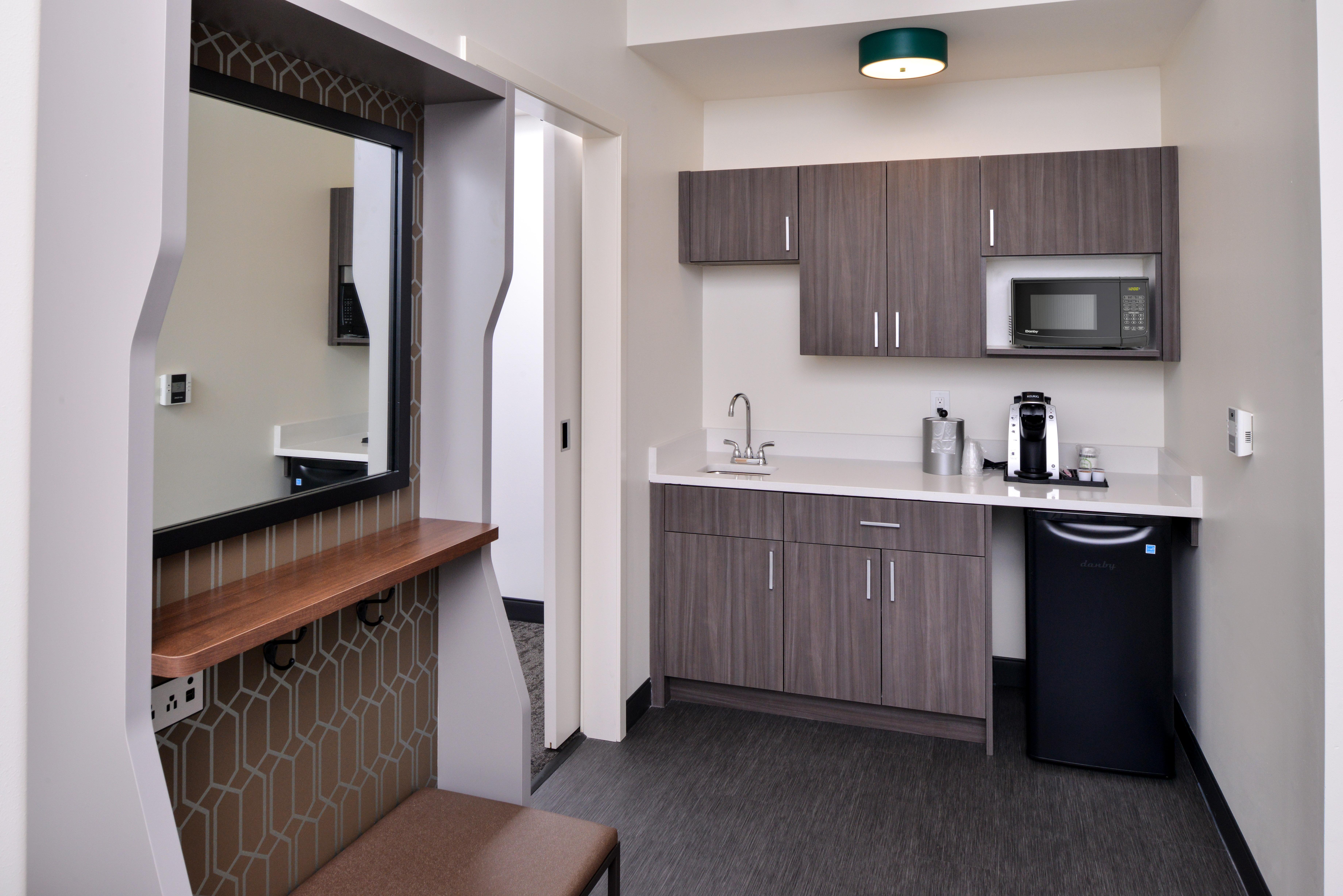 Holiday Inn & Suites - Farmington Hills - Detroit Nw By Ihg Exterior photo