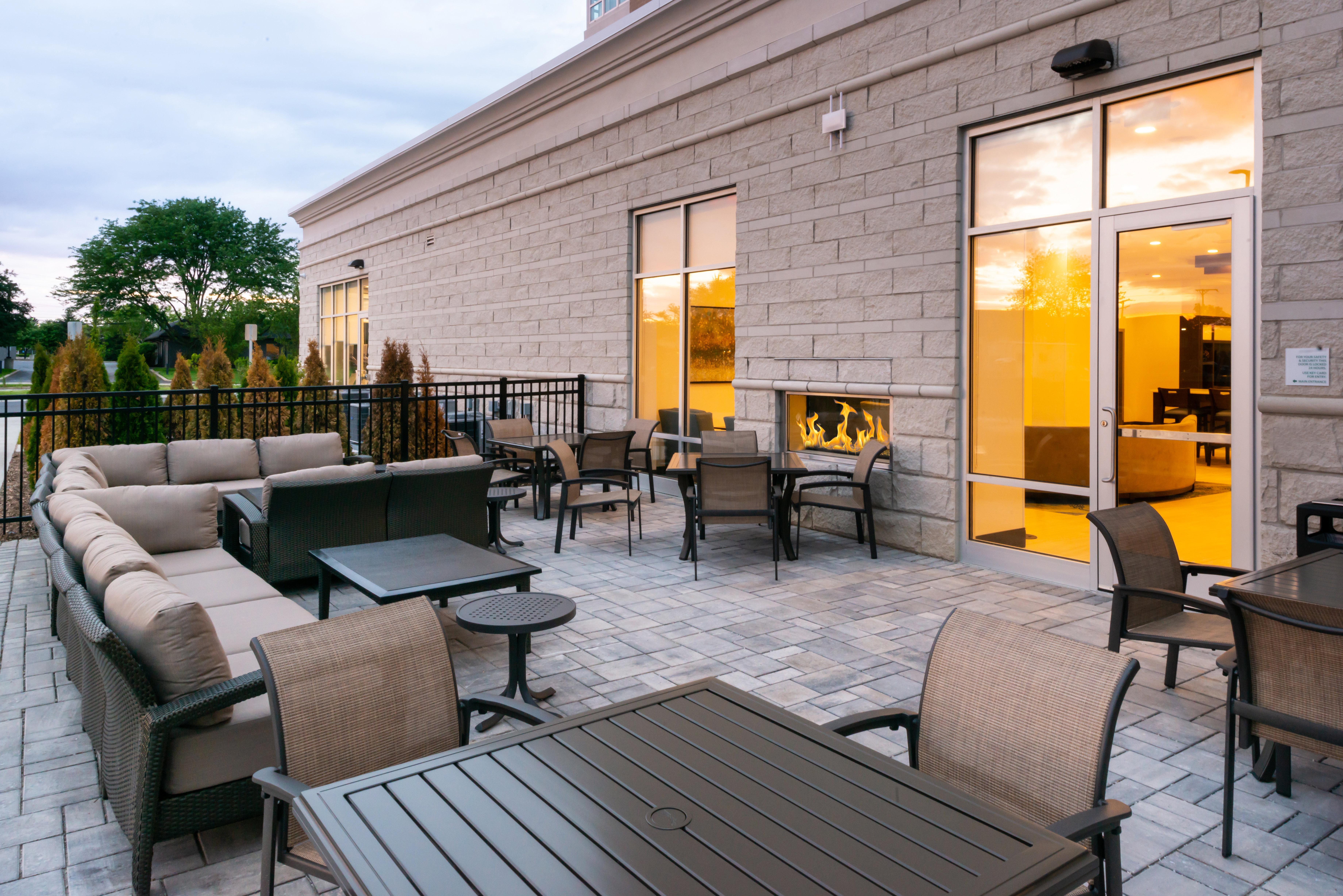 Holiday Inn & Suites - Farmington Hills - Detroit Nw By Ihg Exterior photo