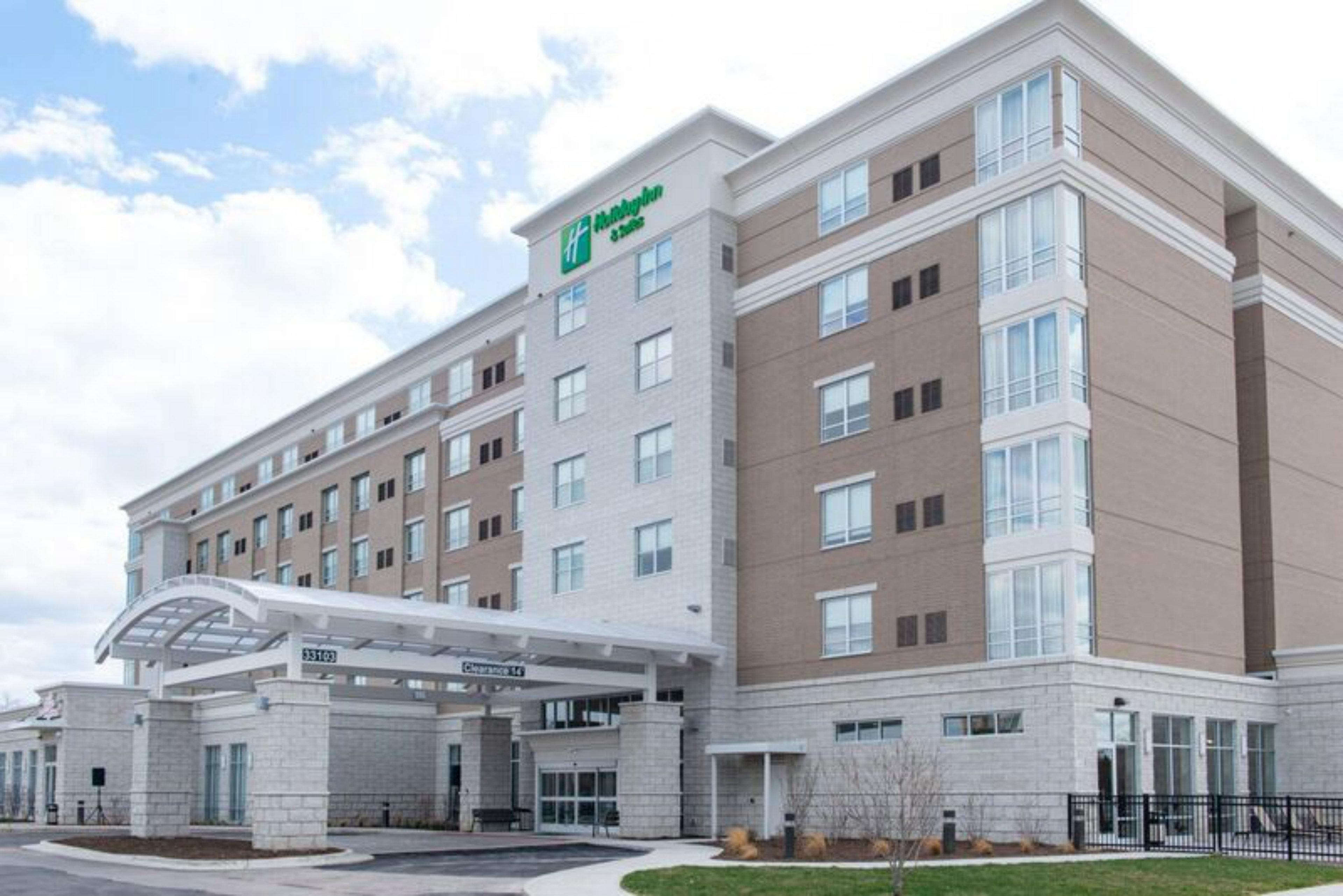 Holiday Inn & Suites - Farmington Hills - Detroit Nw By Ihg Exterior photo