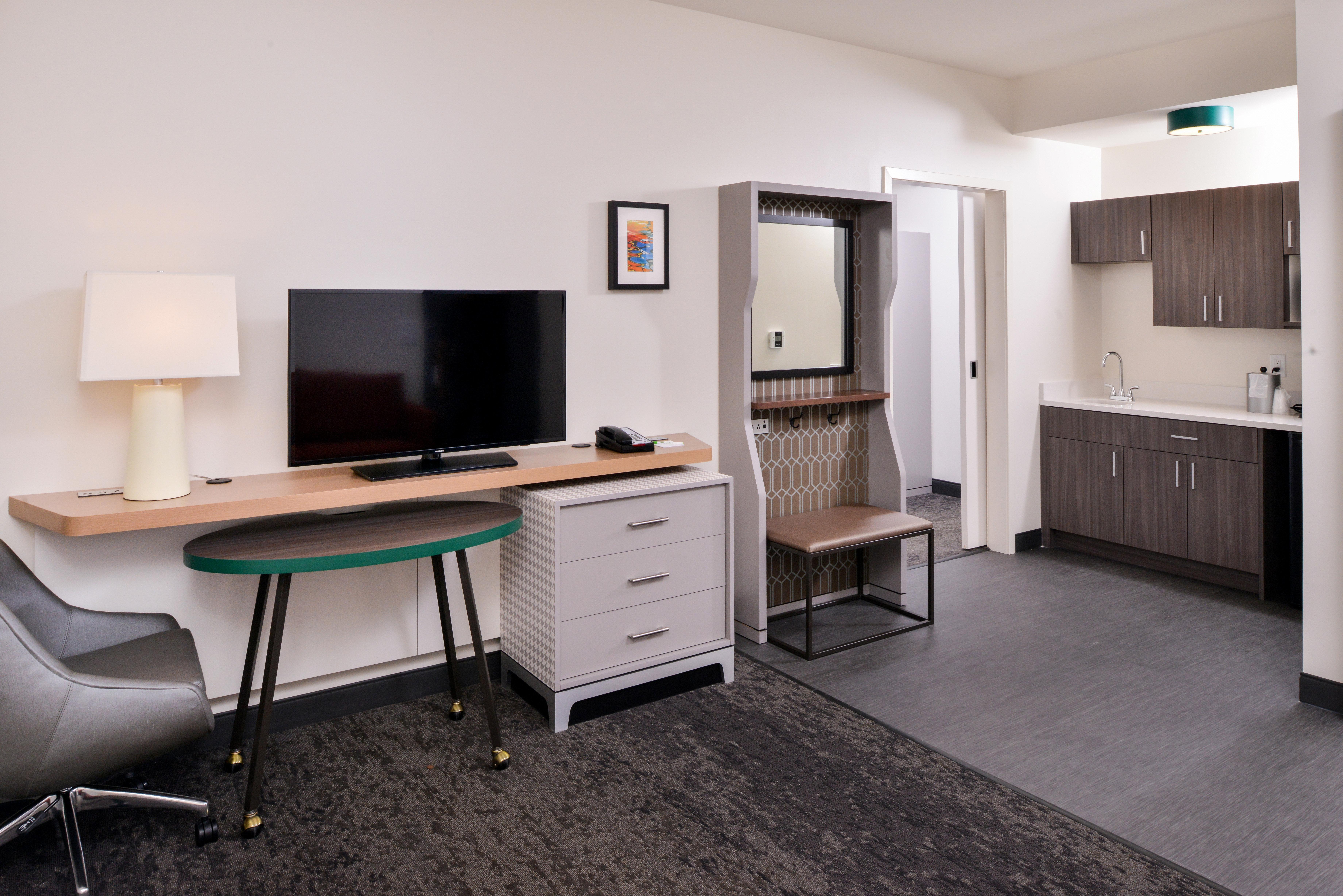 Holiday Inn & Suites - Farmington Hills - Detroit Nw By Ihg Exterior photo