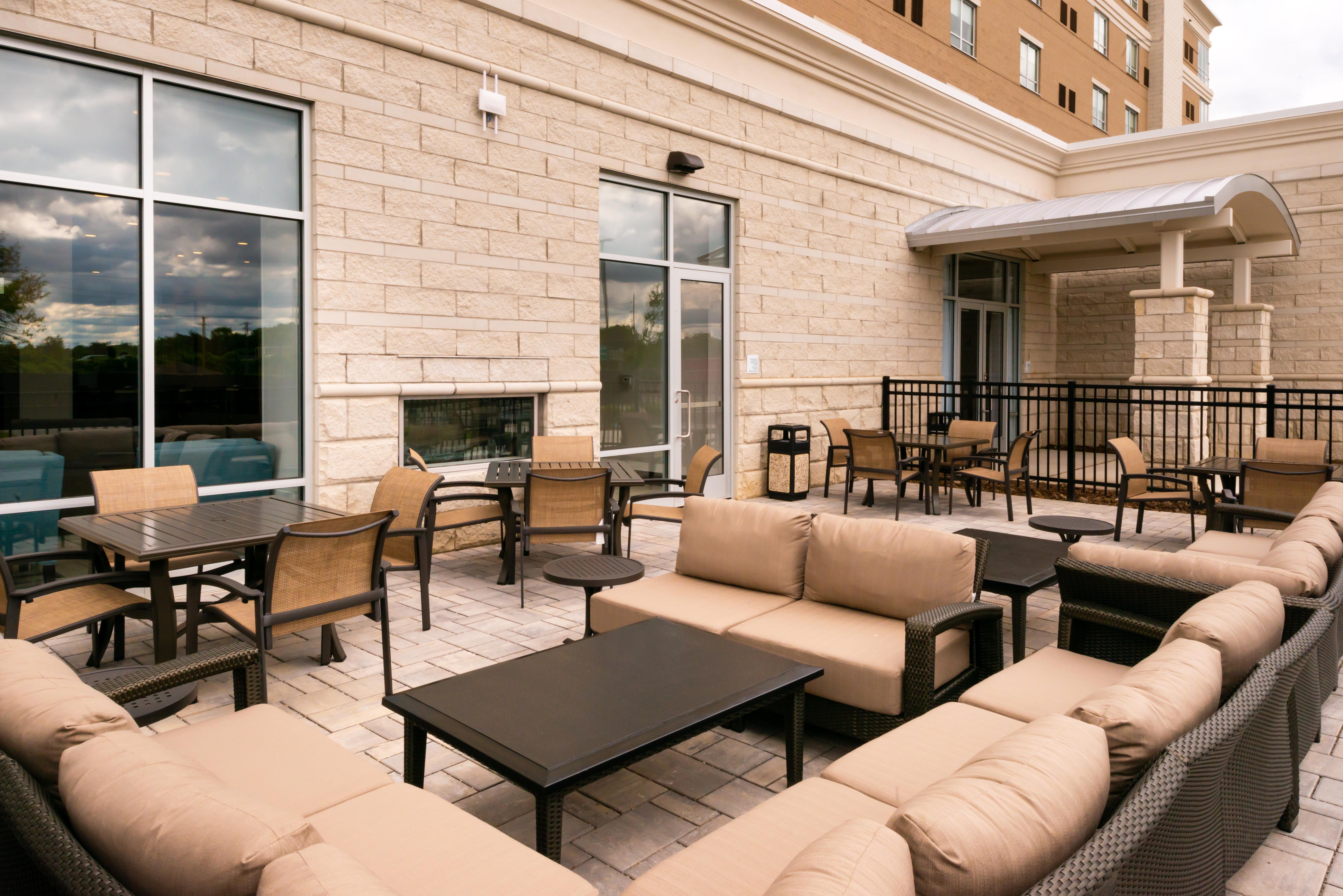 Holiday Inn & Suites - Farmington Hills - Detroit Nw By Ihg Exterior photo