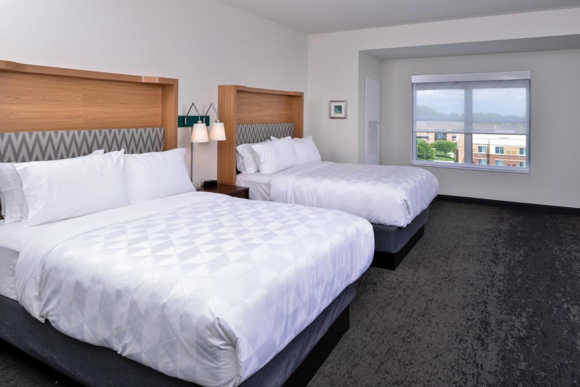 Holiday Inn & Suites - Farmington Hills - Detroit Nw By Ihg Exterior photo
